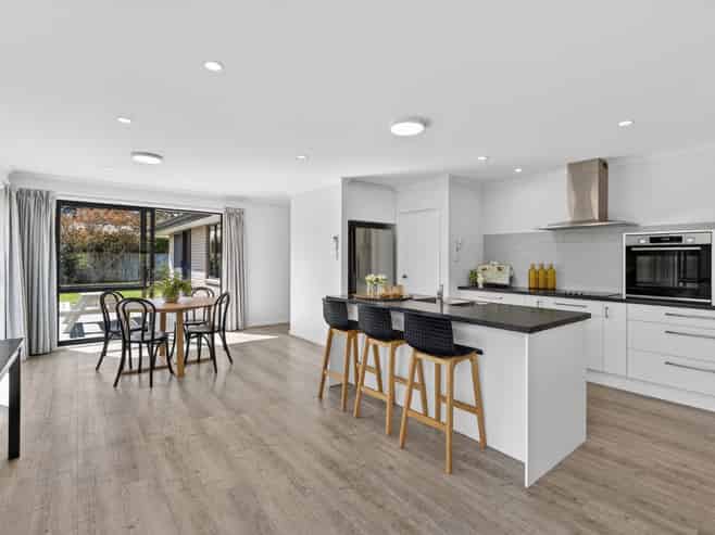 5 Oakden Drive, Darfield