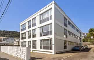 4/4 Queen Street, Mount Victoria