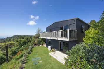 5 Brabant Road, Waiatarua