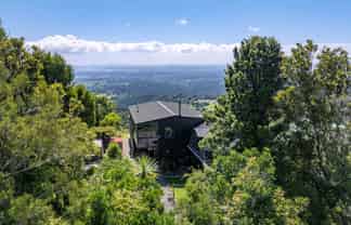 5 Brabant Road, Waiatarua