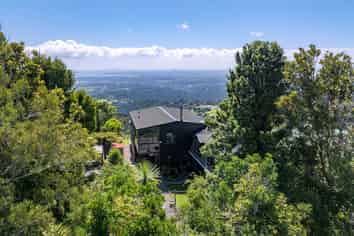 5 Brabant Road, Waiatarua