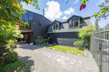 5 Brabant Road, Waiatarua