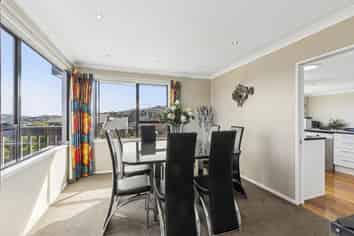 20 Halladale Road, Papakowhai