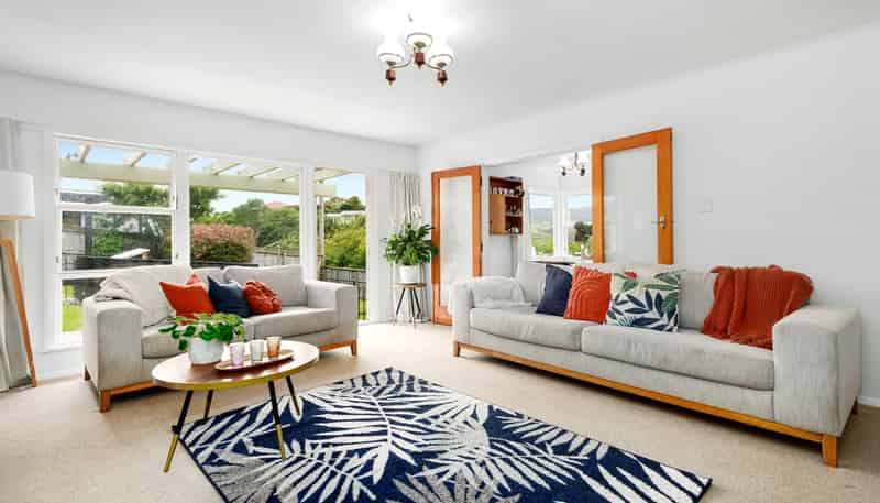 64 Larsen Crescent, Tawa