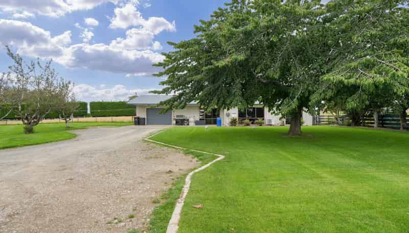 73 Flora Road East, MAKAREWA