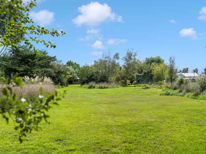 24 Papawai Road, Greytown