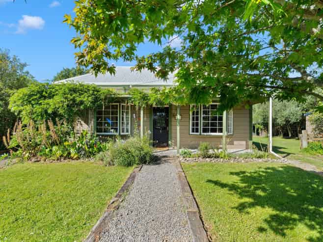 24 Papawai Road, Greytown