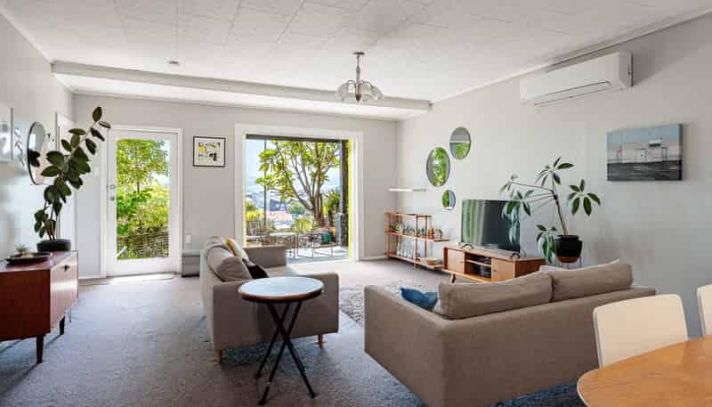 156 Battery Road, Bluff Hill