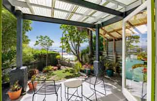 156 Battery Road, Bluff Hill