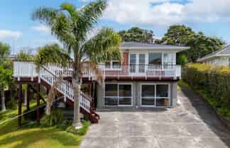 2/365 East Coast Road, Mairangi Bay