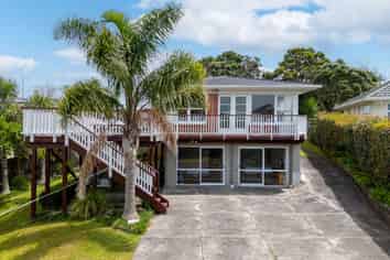 2/365 East Coast Road, Mairangi Bay