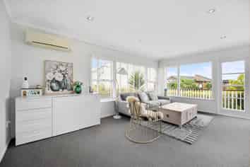 2/365 East Coast Road, Mairangi Bay