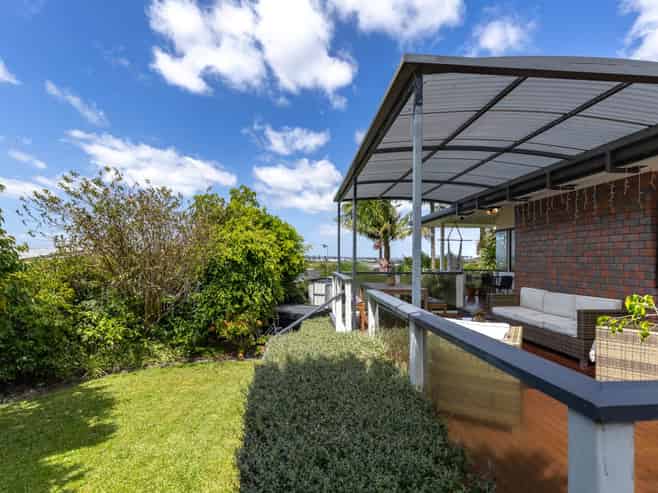 32a  Jaemont Avenue, Te Atatu South