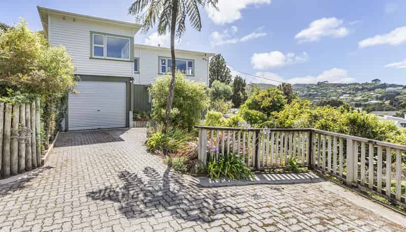 8 Allington Road, Karori