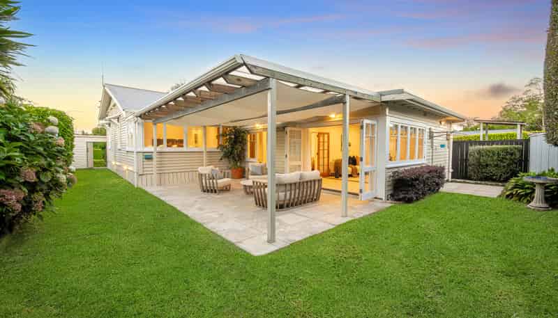 8 Chatham Avenue, Mount Albert