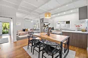 8 Chatham Avenue, Mount Albert