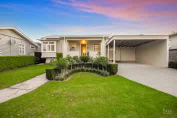8 Chatham Avenue, Mount Albert