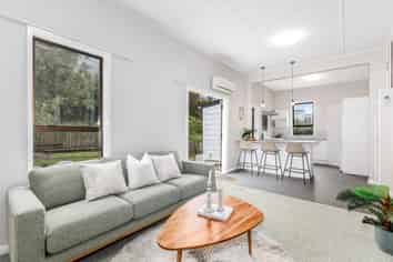 50 Te Wharepouri Street, Berhampore