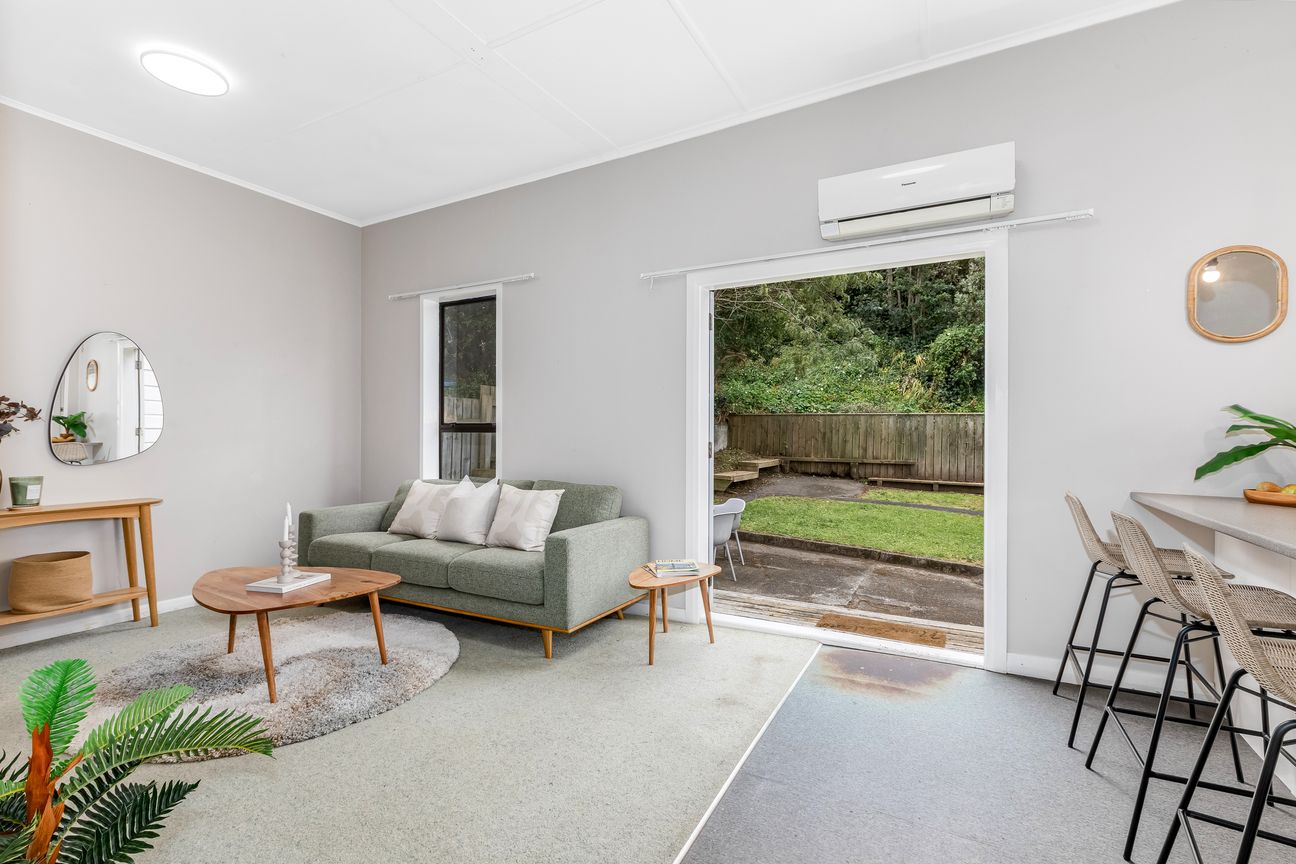 CLASSIC, SOLID & EXCEPTIONALLY LOCATED - Aanzicht 2
