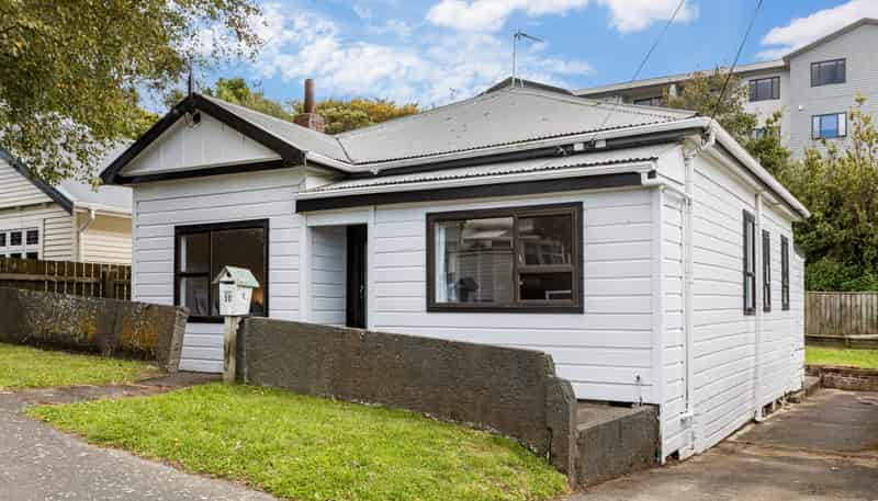 50 Te Wharepouri Street, Berhampore