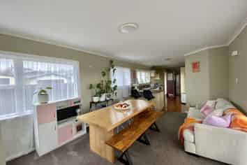 27 Andrew Street, Stoke