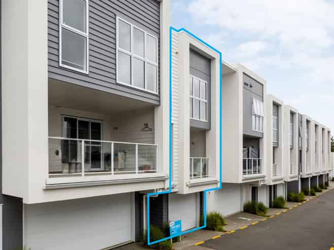 2/4 Palmerston Street, Hamilton Central