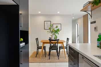 63 Woodridge Drive, Woodridge