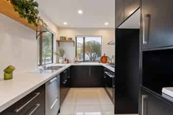 63 Woodridge Drive, Woodridge