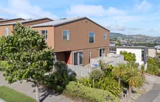 63 Woodridge Drive, Woodridge