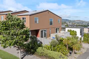 63 Woodridge Drive, Woodridge