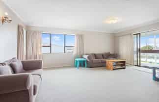 1/8 Woodbine Avenue, Greenlane