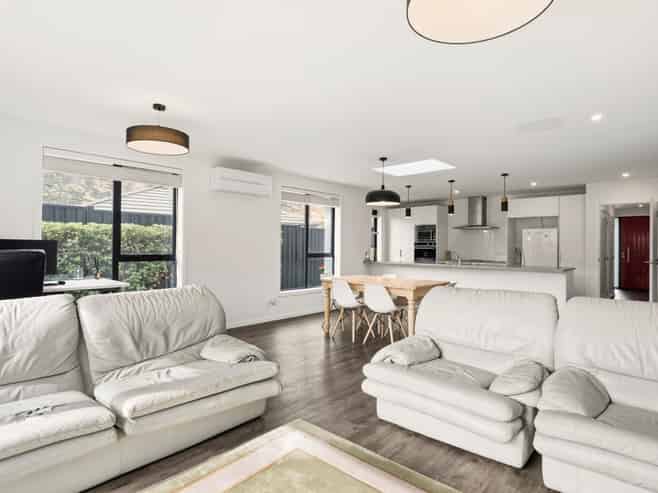 8 Peterley Road, Lower Shotover