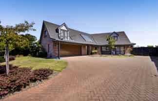 9 County Drive, Hawera