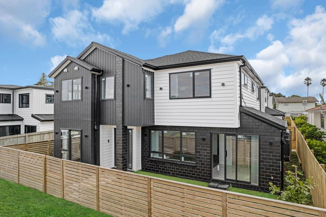 New 5 Bedroom standalone Homes in Prime Location! - Widok 3