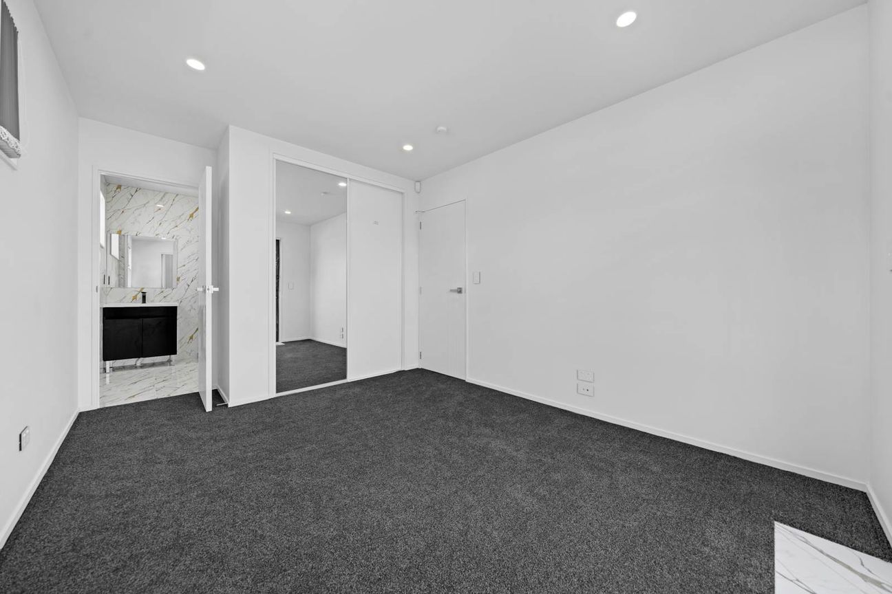 New 5 Bedroom standalone Homes in Prime Location! - Widok 4