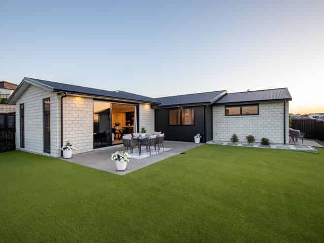 12 Rose Berry Crescent, Flagstaff