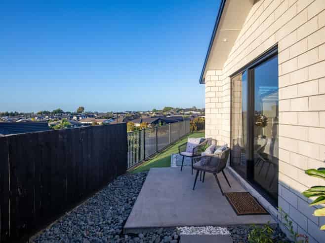 12 Rose Berry Crescent, Flagstaff