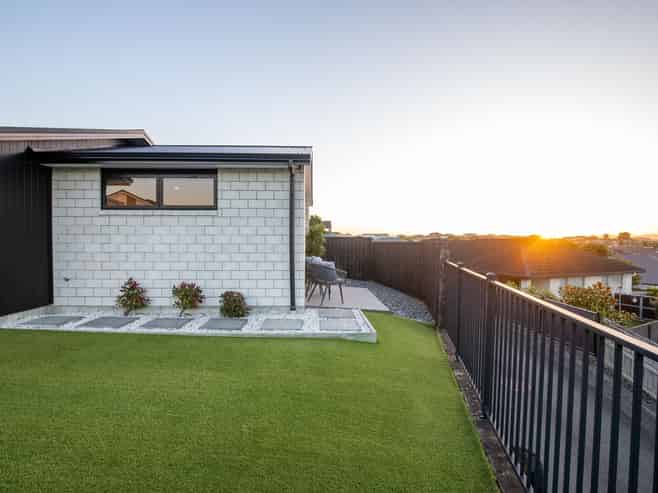 12 Rose Berry Crescent, Flagstaff