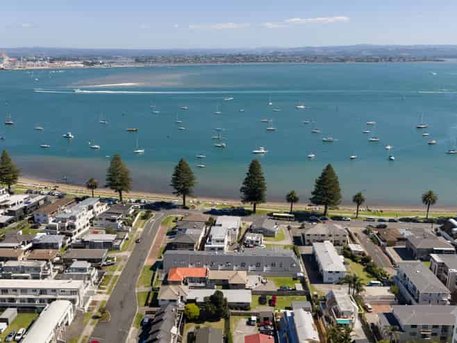 8/3 Leinster Avenue, Mount Maunganui