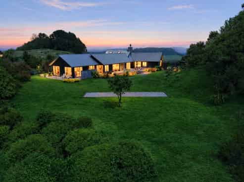 146 Highland Drive, Acacia Bay