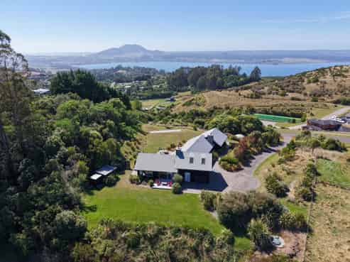 146 Highland Drive, Acacia Bay