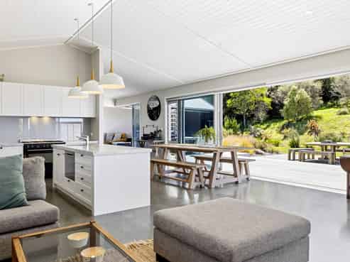 146 Highland Drive, Acacia Bay