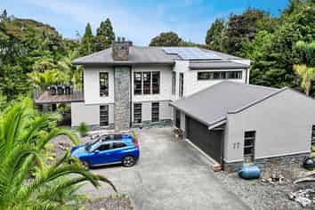 77 Paremoremo Road, Albany