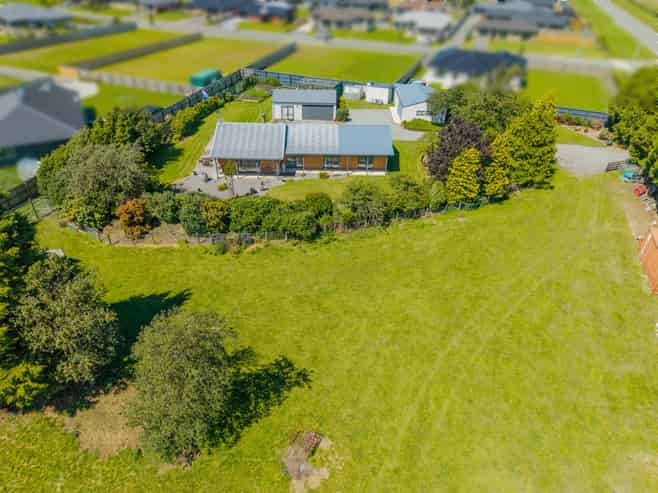 1920 Telegraph Road, Darfield