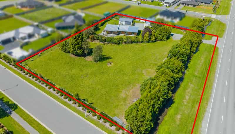 1920 Telegraph Road, Darfield