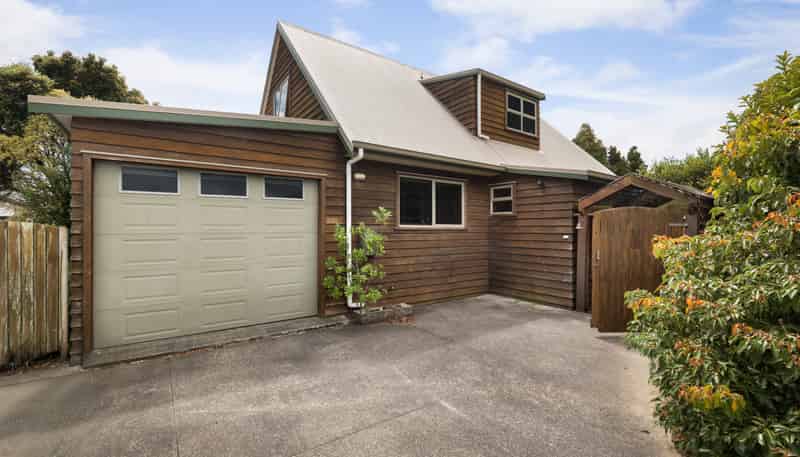 207 Jellicoe Lane, Thames