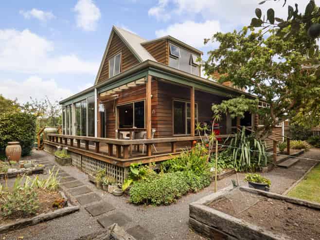 207 Jellicoe Lane, Thames