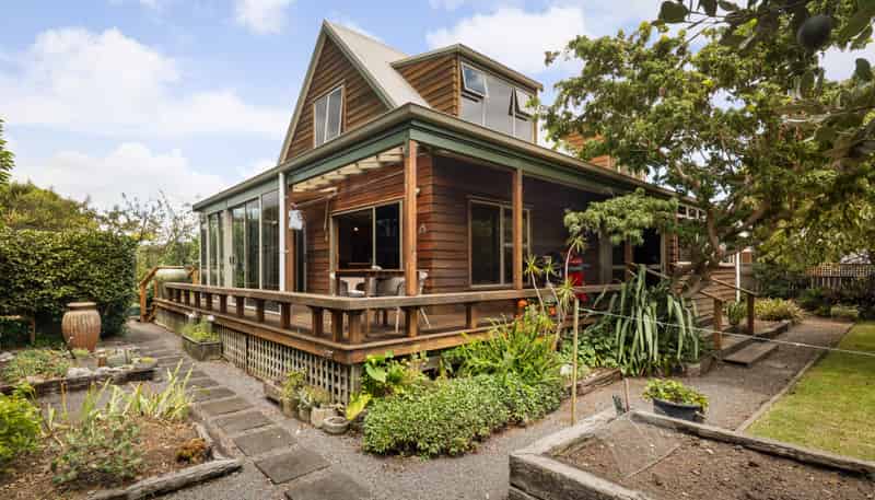 207 Jellicoe Lane, Thames