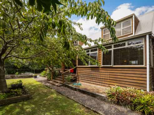 207 Jellicoe Lane, Thames