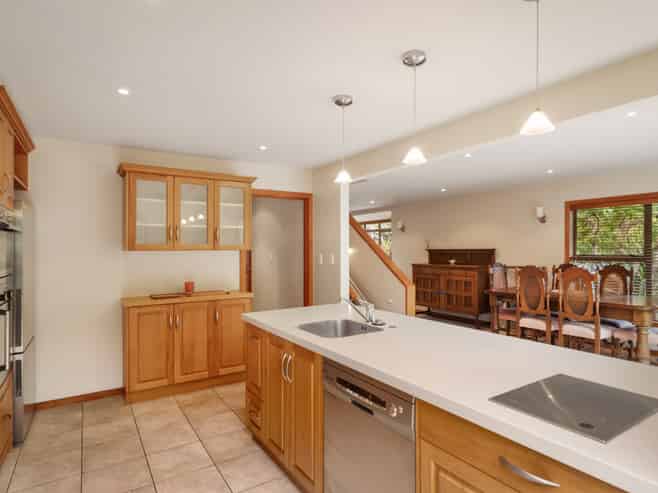 207 Jellicoe Lane, Thames